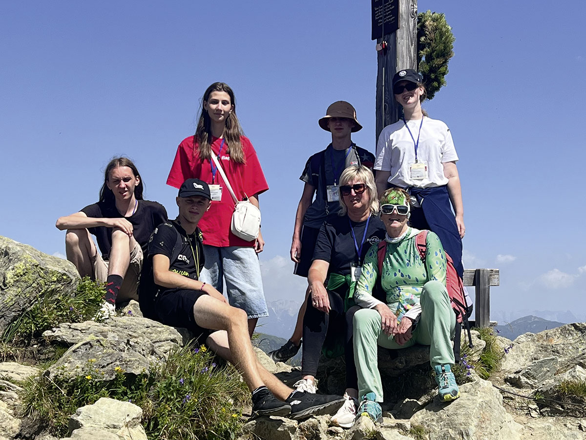 naturfreunde-schlossalm-gastein-gruppenbild-gipfelkreuz
