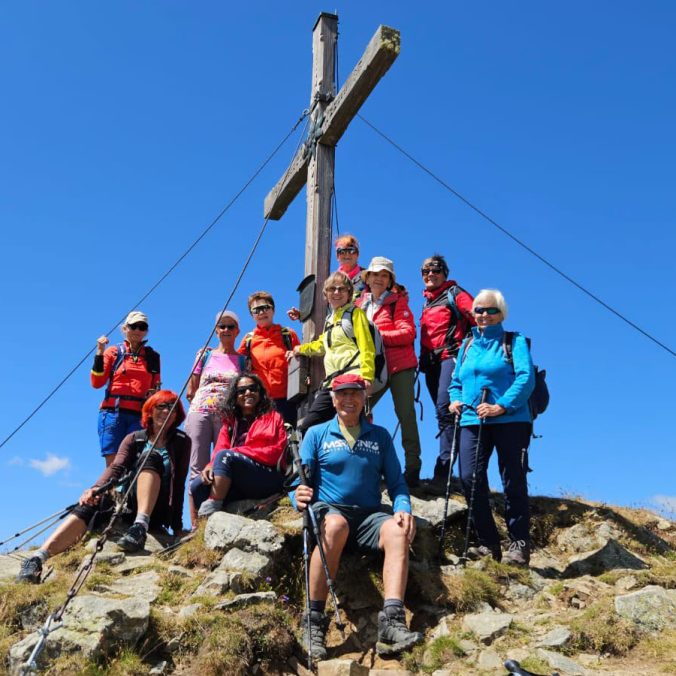 Bei herrlichem Wetter führte die Wanderung auf den 2.316 Meter hohen Gumma im Lungau. Aussichtsreiche Bergwege, beeindruckende Natur und regionale Köstlichkeiten in der Wildbachalm machten die Tour zu einem besonderen Erlebnis.